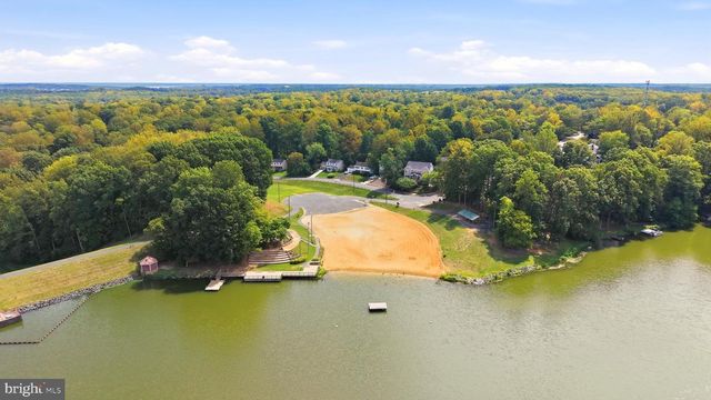 15045 HOLLEYSIDE DR, Dumfries, VA 22025