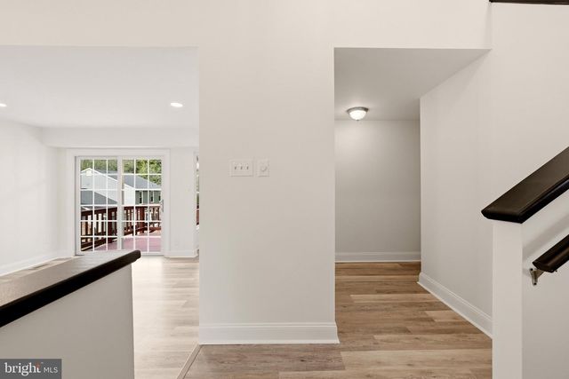 15045 HOLLEYSIDE DR, Dumfries, VA 22025