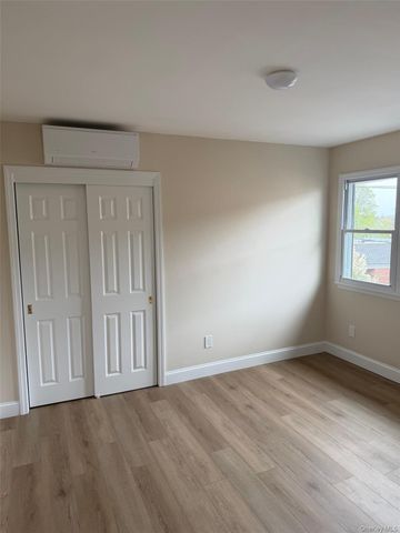 3 Railroad Ave, Babylon, NY 11708