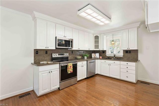2433 Bullock TRL, Virginia Beach, VA 23454