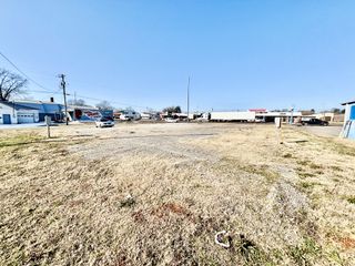 610 North Locust St, Lawrenceburg, TN 38464