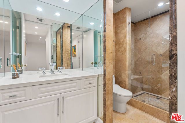 1260 S Beverly Glen Boulevard 101, Los Angeles, CA 90024