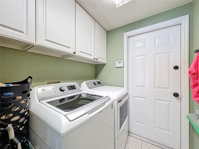 7855 ROUNDELAY DRIVE, New Port Richey, FL 34654