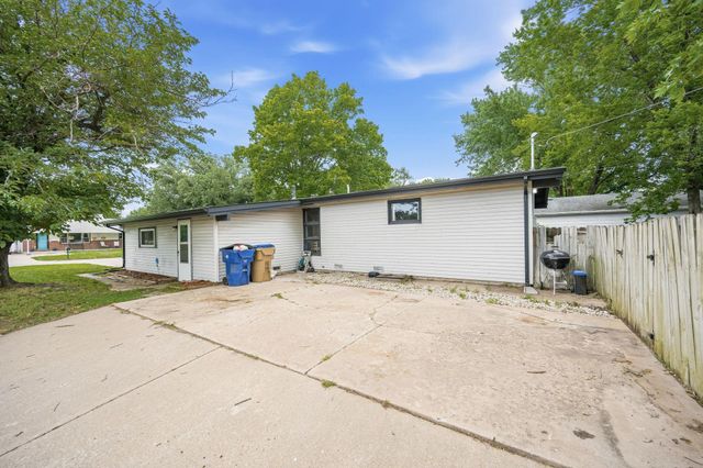 101 E Springdale St, Derby, KS 67037