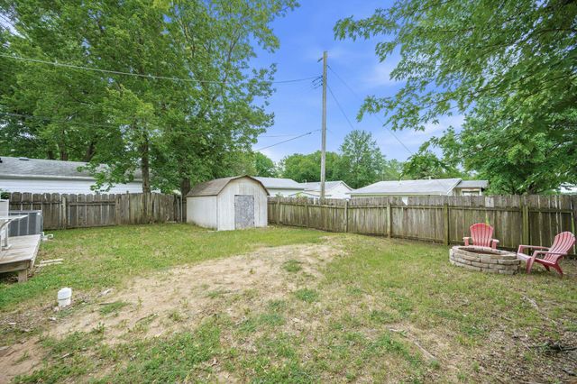 101 E Springdale St, Derby, KS 67037