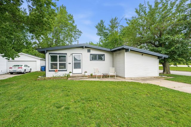 101 E Springdale St, Derby, KS 67037