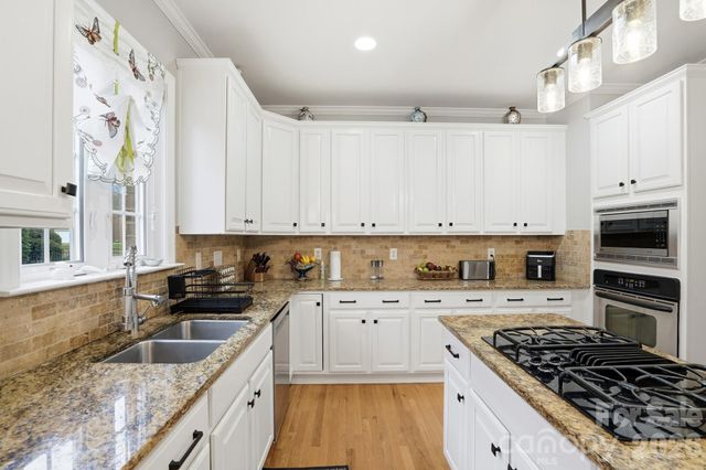 3304 Taviston Drive, Waxhaw, NC 28173