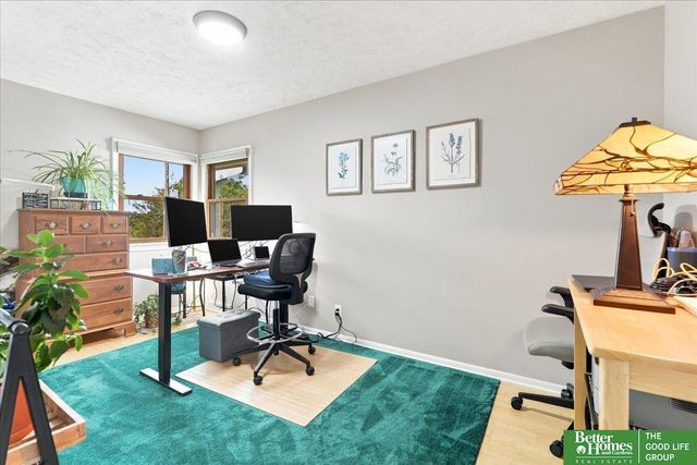 9406 Ames Avenue, Omaha, NE 68134