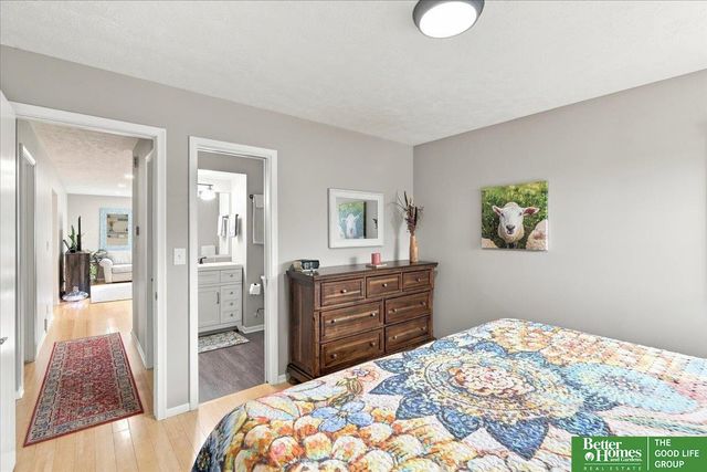 9406 Ames Avenue, Omaha, NE 68134