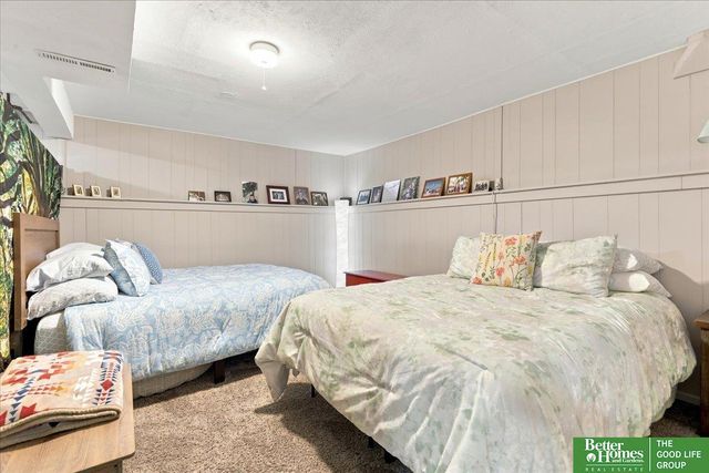 9406 Ames Avenue, Omaha, NE 68134