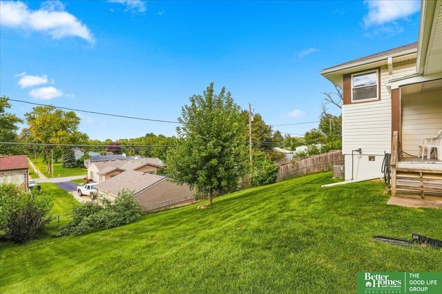 9406 Ames Avenue, Omaha, NE 68134