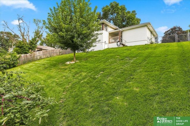 9406 Ames Avenue, Omaha, NE 68134