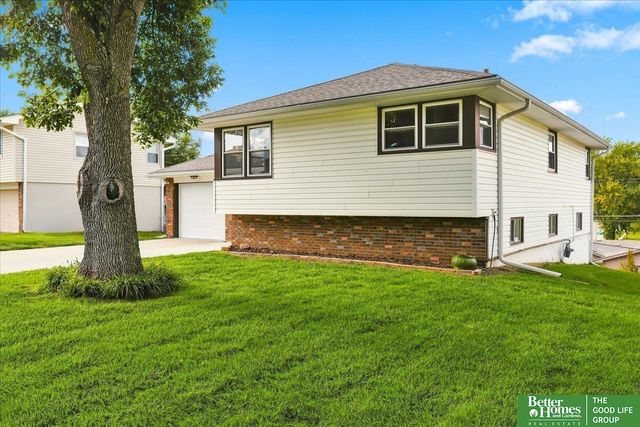 9406 Ames Avenue, Omaha, NE 68134