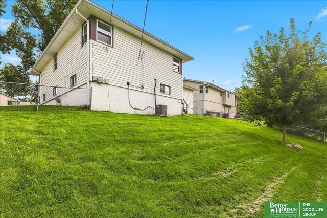 9406 Ames Avenue, Omaha, NE 68134