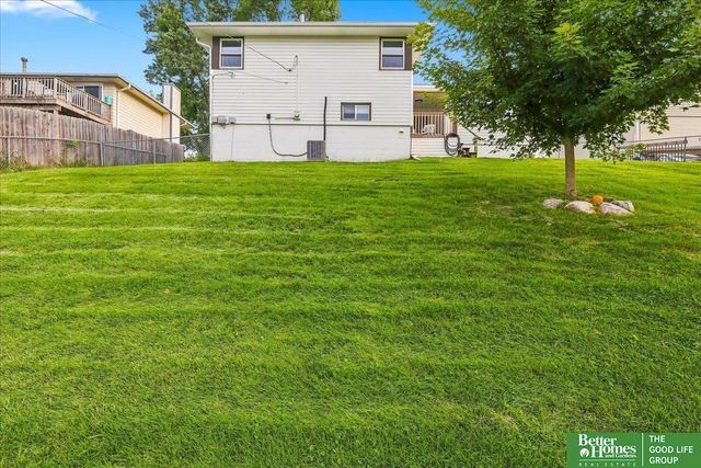 9406 Ames Avenue, Omaha, NE 68134