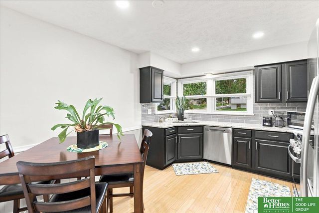 9406 Ames Avenue, Omaha, NE 68134
