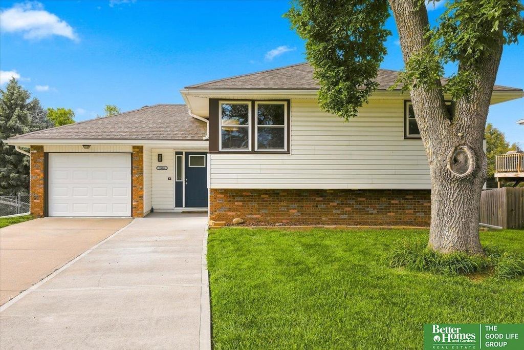 9406 Ames Avenue, Omaha, NE 68134
