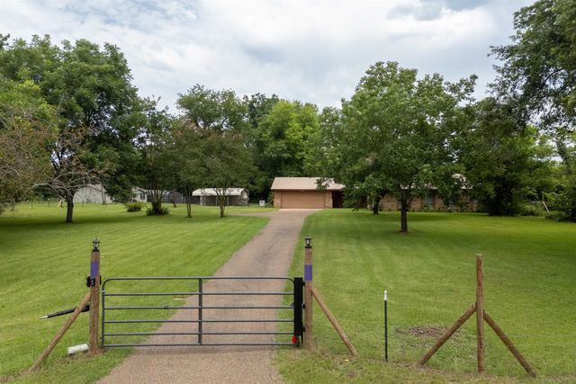 14045 Henry St., Ore City, TX 75638