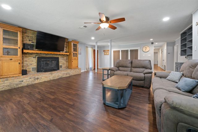 14045 Henry St., Ore City, TX 75638