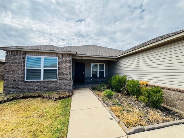 10708 SW 23rd Terrace, Yukon, OK 73099