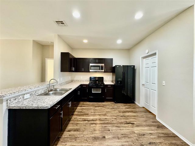 10708 SW 23rd Terrace, Yukon, OK 73099