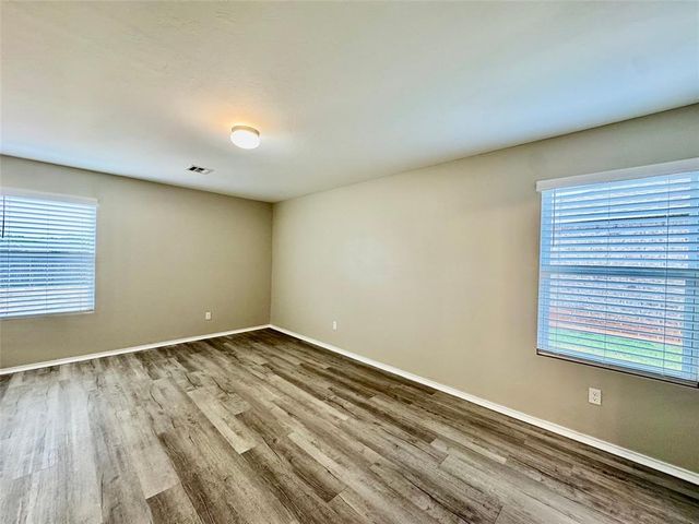 10708 SW 23rd Terrace, Yukon, OK 73099