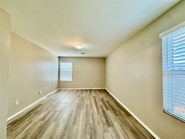 10708 SW 23rd Terrace, Yukon, OK 73099