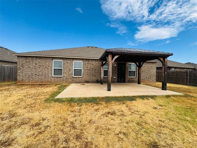 10708 SW 23rd Terrace, Yukon, OK 73099