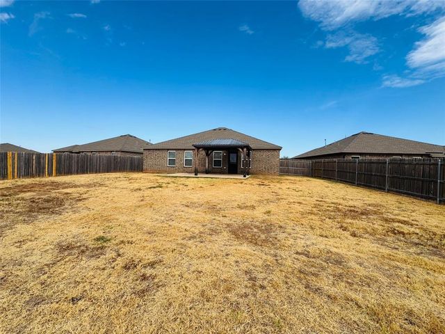 10708 SW 23rd Terrace, Yukon, OK 73099