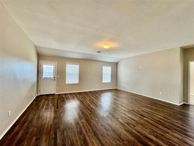 10708 SW 23rd Terrace, Yukon, OK 73099