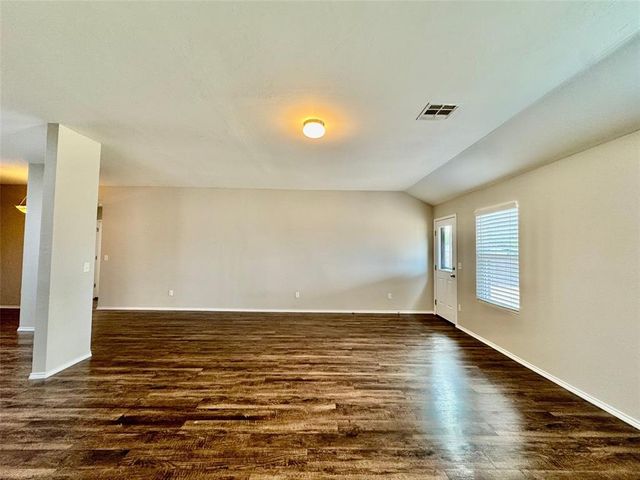 10708 SW 23rd Terrace, Yukon, OK 73099