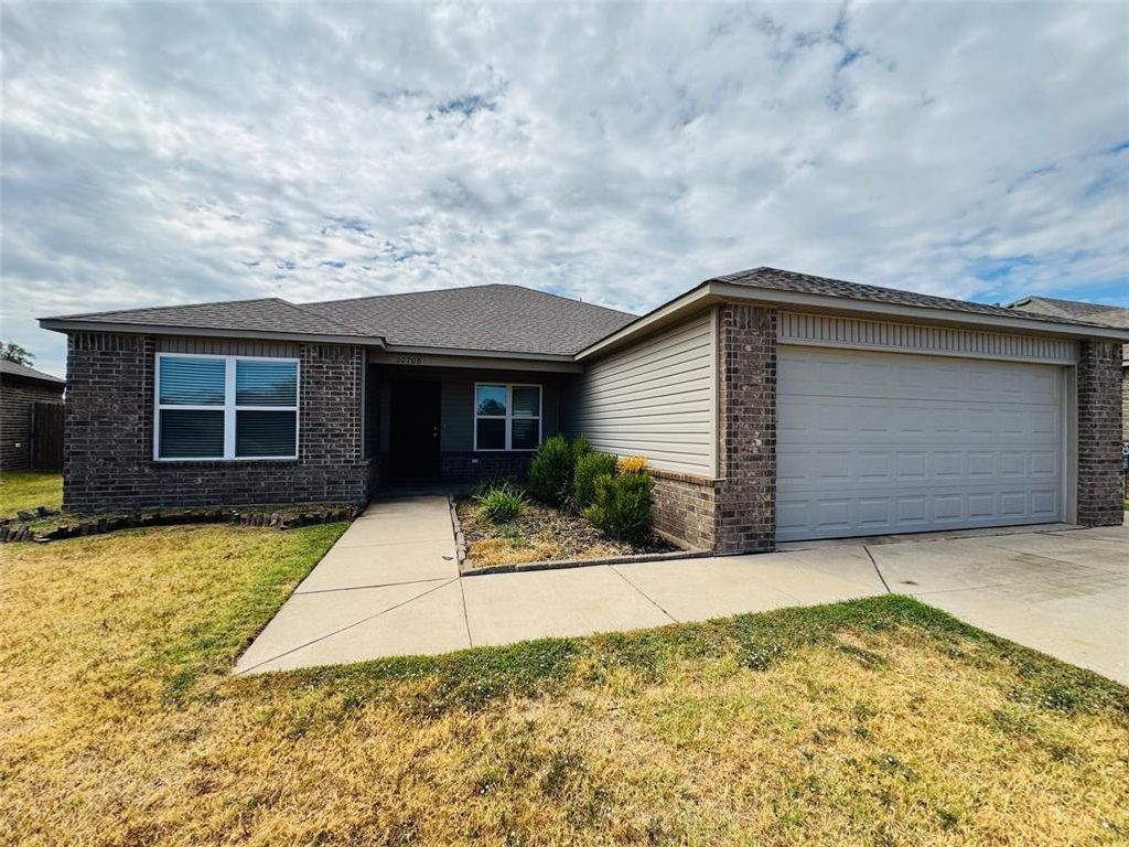10708 SW 23rd Terrace, Yukon, OK 73099