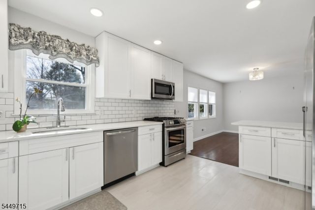 287 Country Club Dr, Oradell Boro, NJ 07649