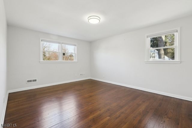 287 Country Club Dr, Oradell Boro, NJ 07649