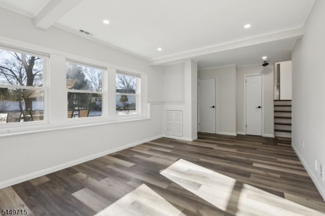 287 Country Club Dr, Oradell Boro, NJ 07649