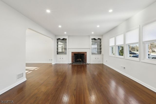 287 Country Club Dr, Oradell Boro, NJ 07649