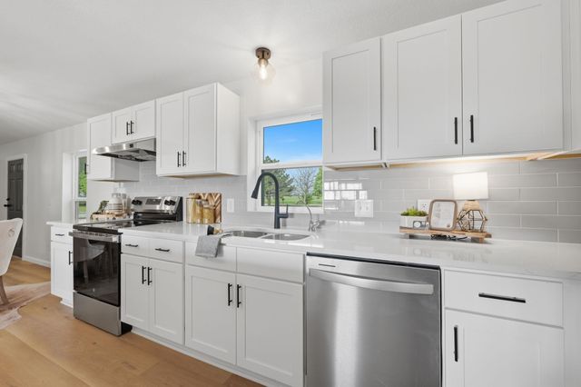 488 N Hydraulic, Belle Plaine, KS 67013
