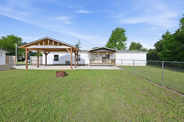 488 N Hydraulic, Belle Plaine, KS 67013