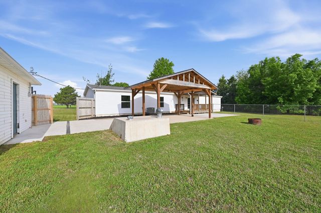 488 N Hydraulic, Belle Plaine, KS 67013