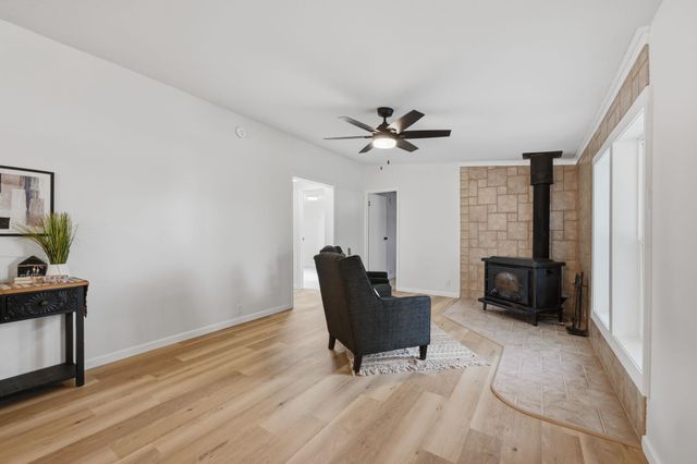 488 N Hydraulic, Belle Plaine, KS 67013