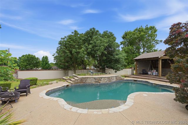 309 E Imperial Street, Broken Arrow, OK 74011