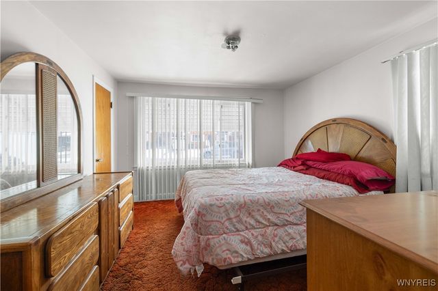 70 Tudor Road, Cheektowaga, NY 14215