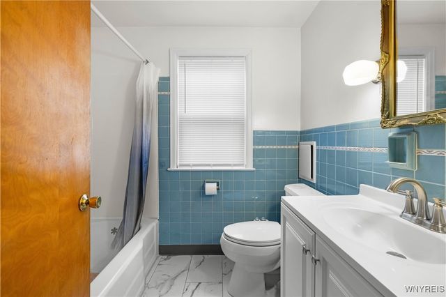 70 Tudor Road, Cheektowaga, NY 14215