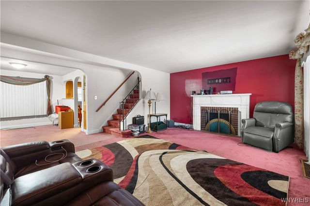 70 Tudor Road, Cheektowaga, NY 14215