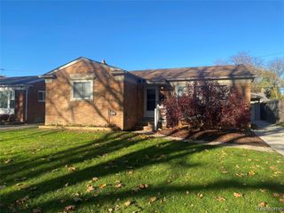 7696 Rosemary Street, Dearborn Heights, MI 48127