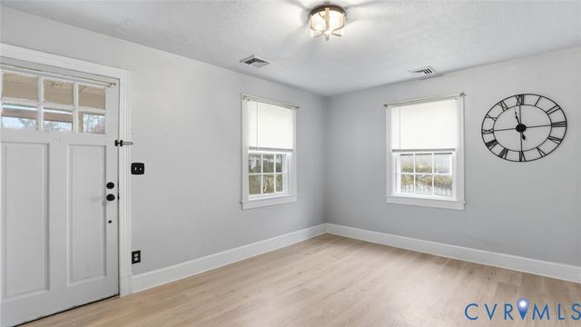 6706 Wentworth St, North Chesterfield, VA 23237