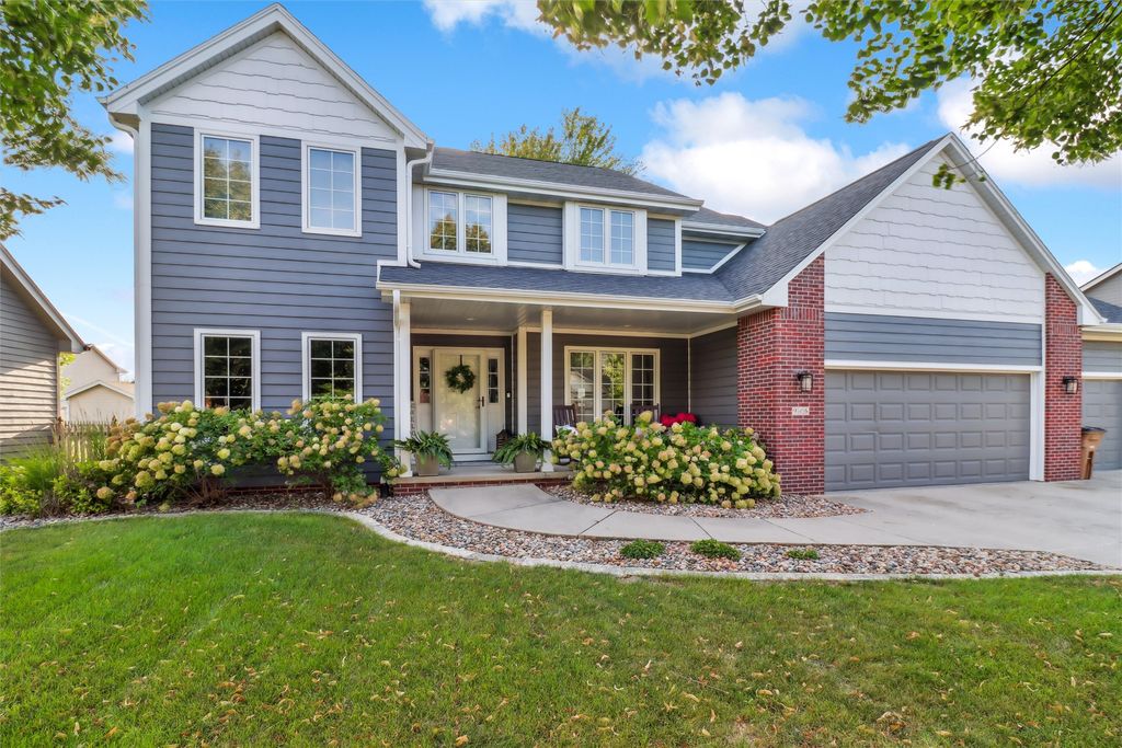 946 11th Avenue SE, Altoona, IA 50009