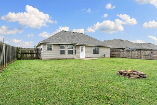 801 SW Castlewood Street, Bentonville, AR 72712