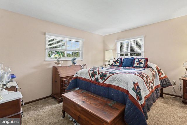 330 COLT DR, Grantville, PA 17028