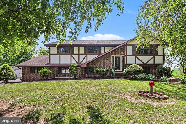 330 COLT DR, Grantville, PA 17028